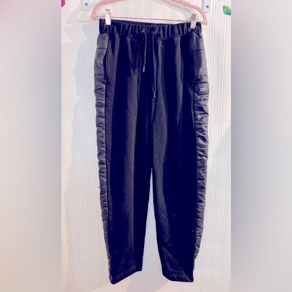 ALO Yoga Black Track Pants with High-Waisted Tapered Fit Sz S - Picture 2 of 6